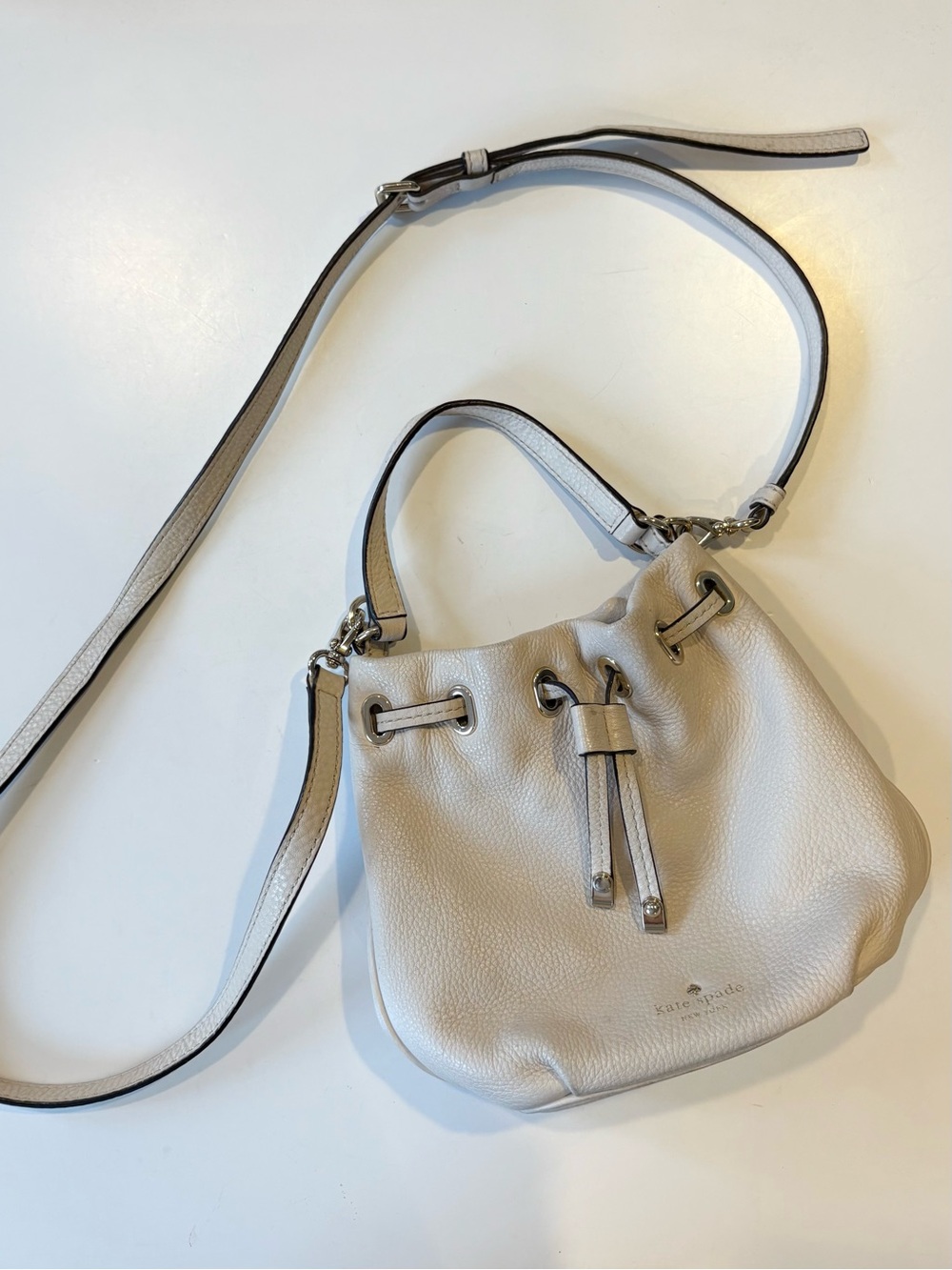 Kate Spade || Convertible Drawstring Bucket Bag Crossbody Small Gray Beige